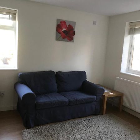 Staines-upon-Thames Large Private Room With En-Suite In The House For Professionals מראה חיצוני תמונה